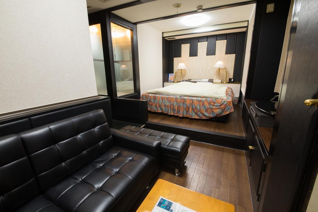 Hotel Candy Hall (Adults Only) Osaka Bagian luar foto