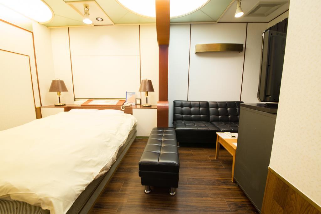 Hotel Candy Hall (Adults Only) Osaka Bagian luar foto