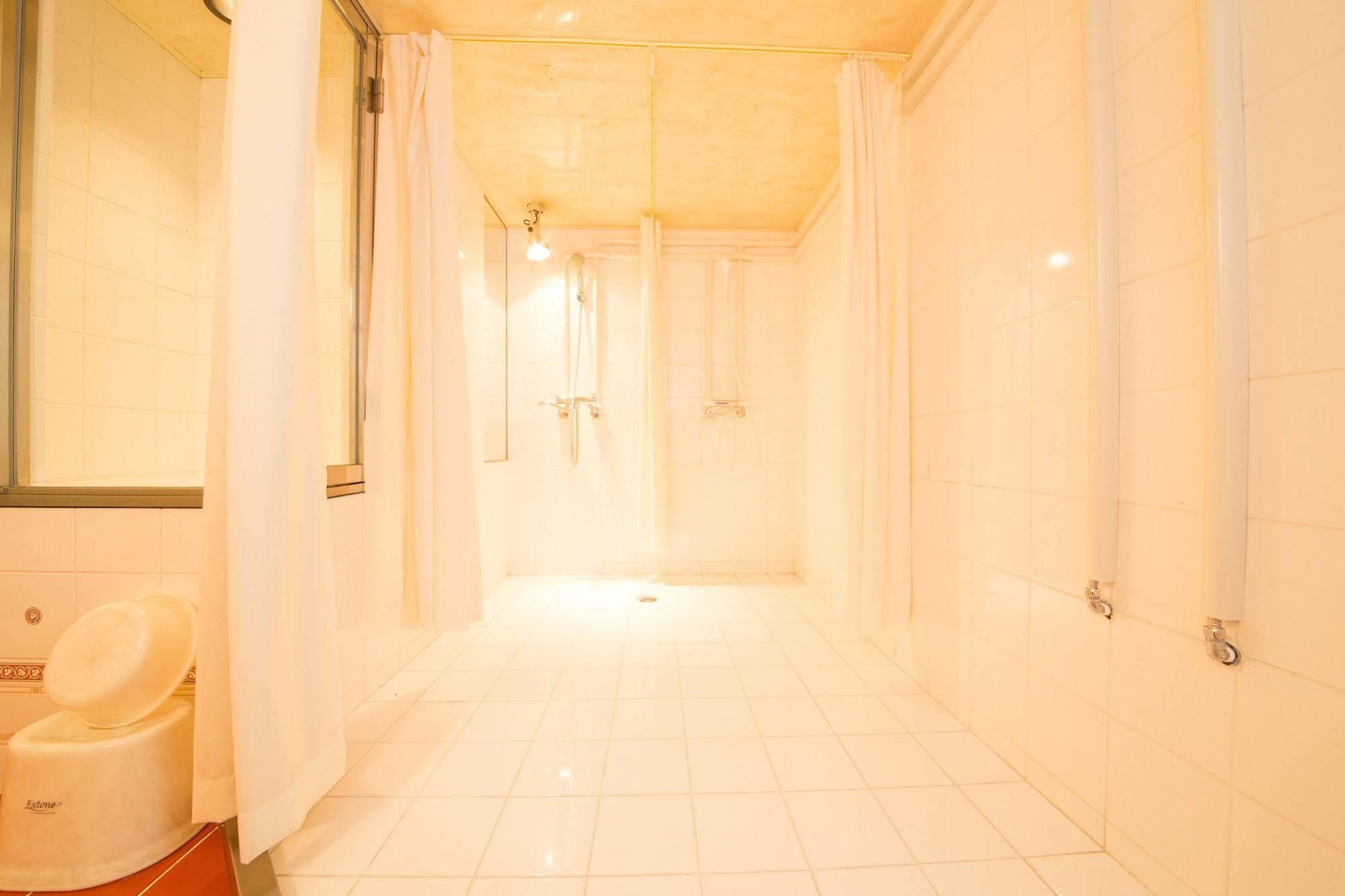 Hotel Candy Hall (Adults Only) Osaka Bagian luar foto