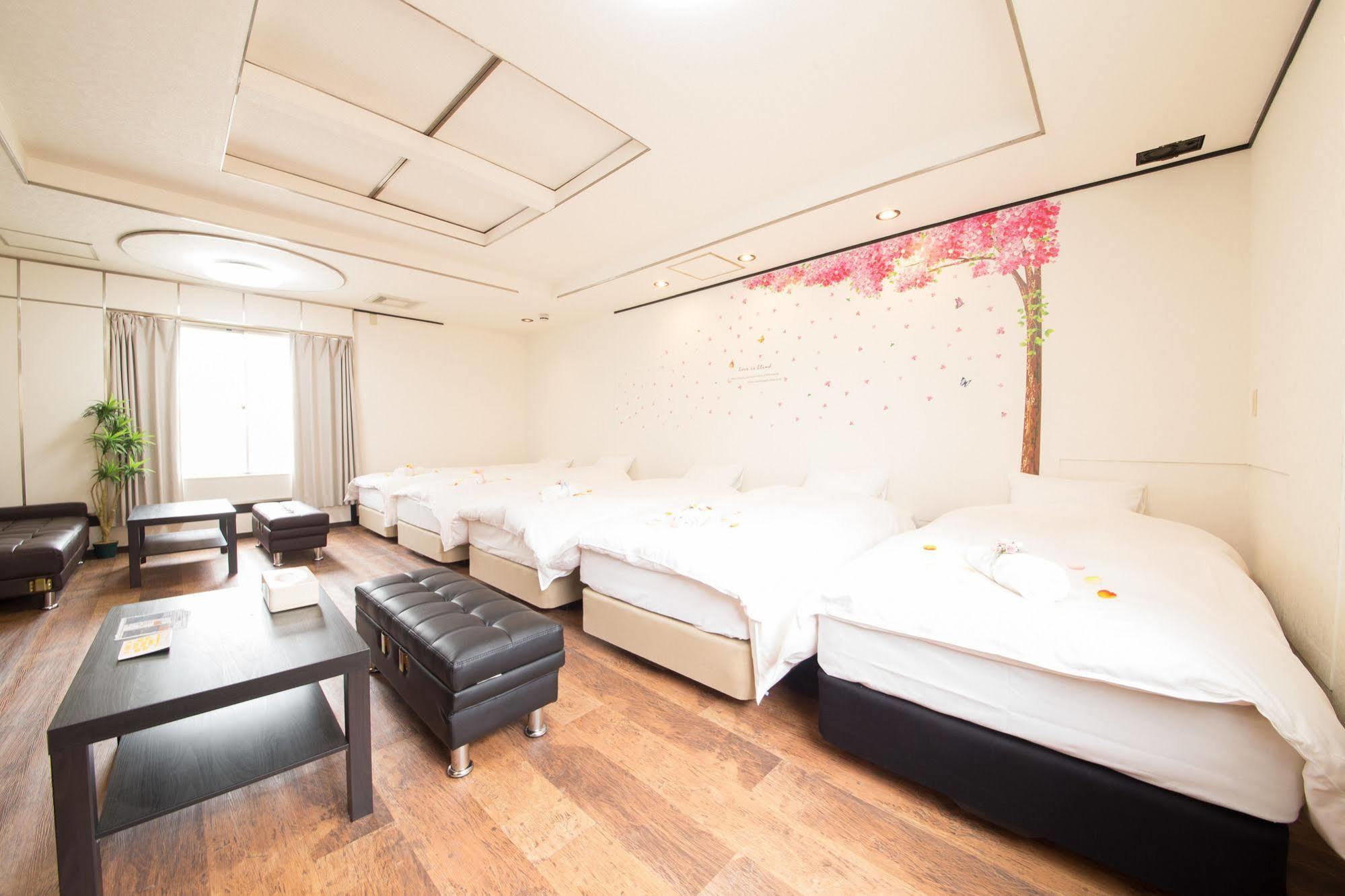 Hotel Candy Hall (Adults Only) Osaka Bagian luar foto