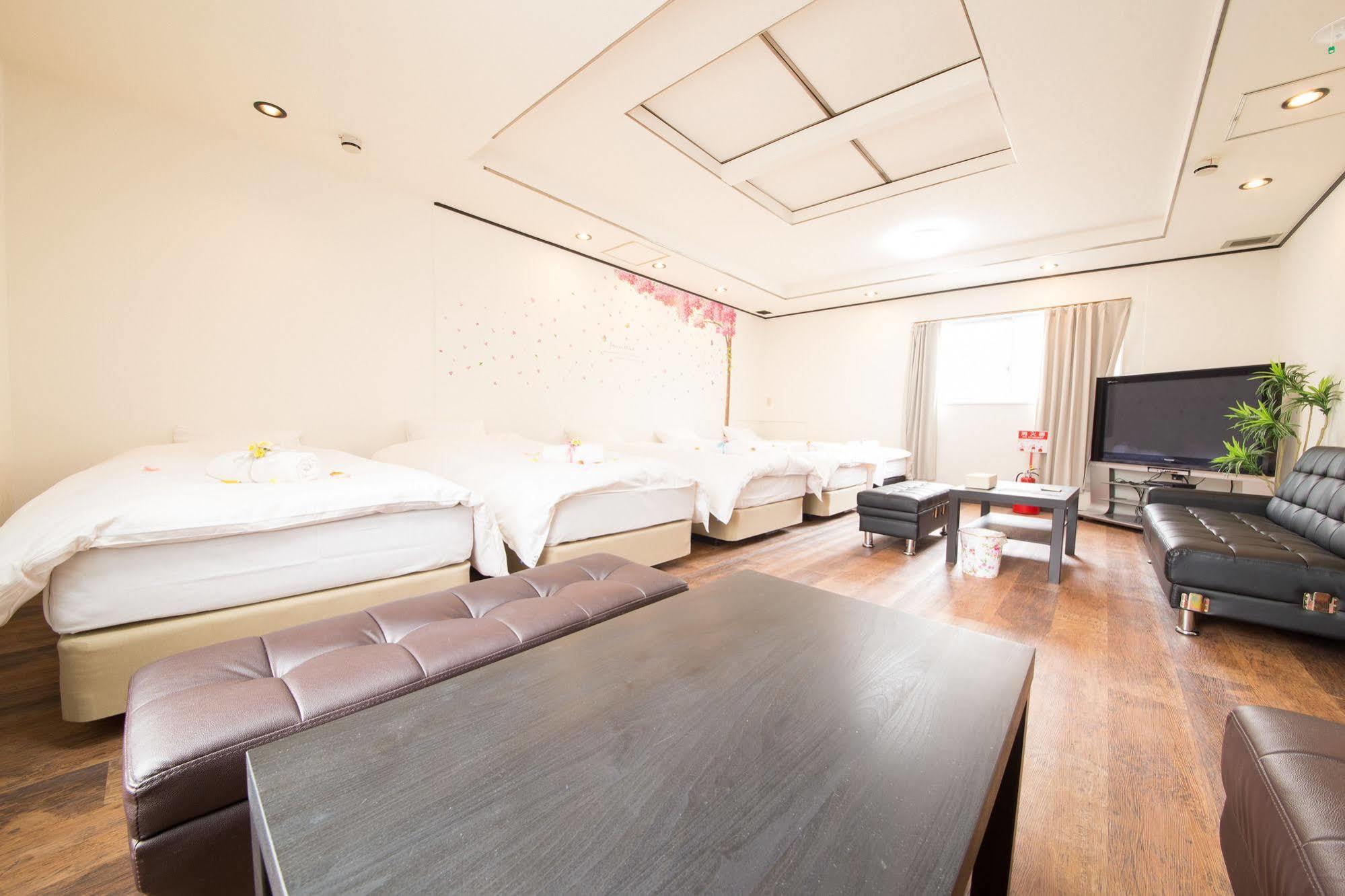 Hotel Candy Hall (Adults Only) Osaka Bagian luar foto