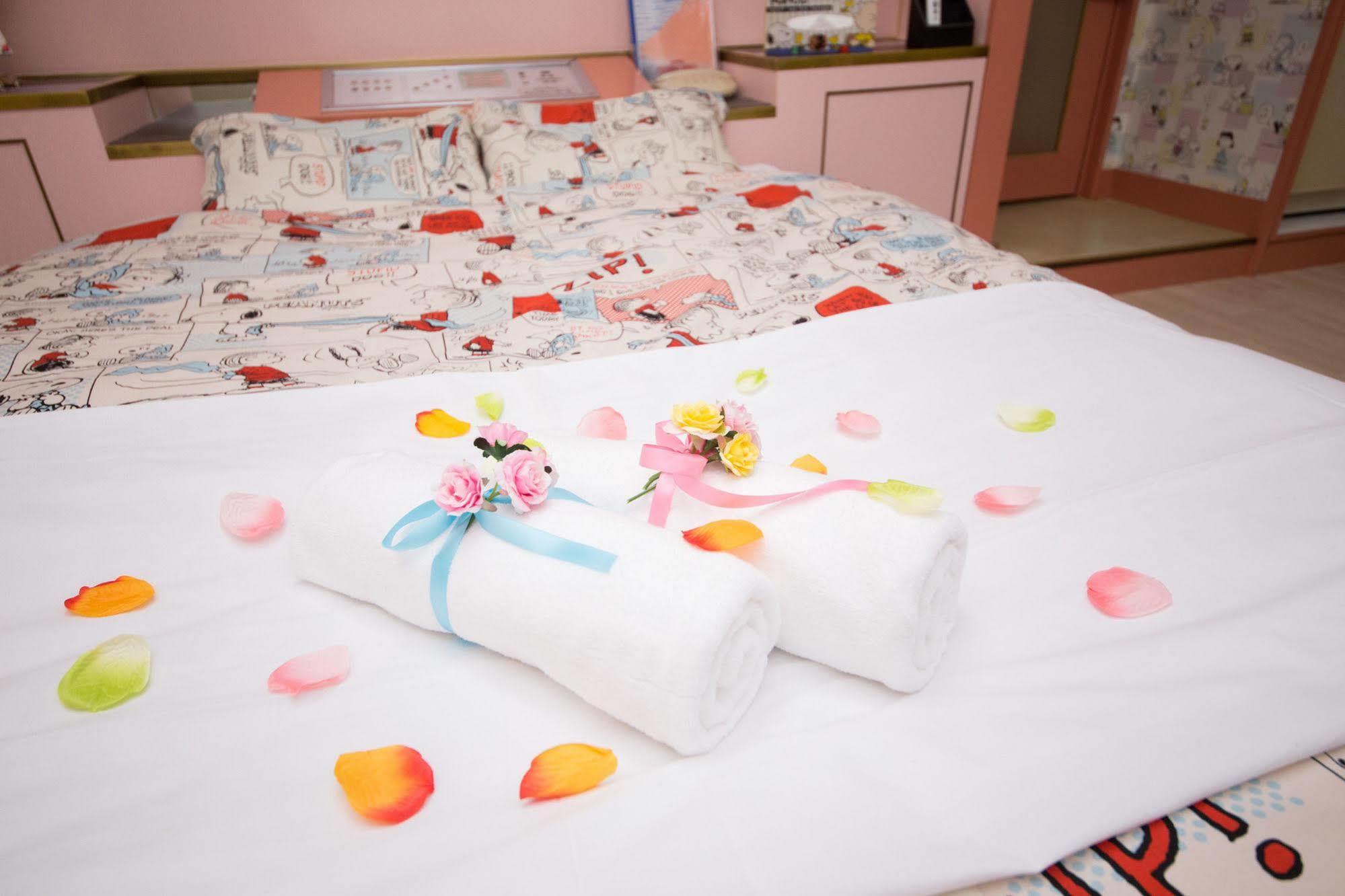 Hotel Candy Hall (Adults Only) Osaka Bagian luar foto