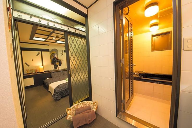 Hotel Candy Hall (Adults Only) Osaka Bagian luar foto