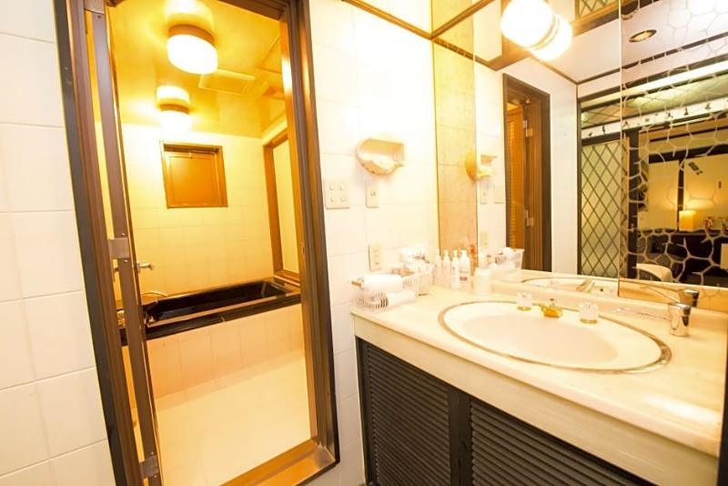 Hotel Candy Hall (Adults Only) Osaka Bagian luar foto